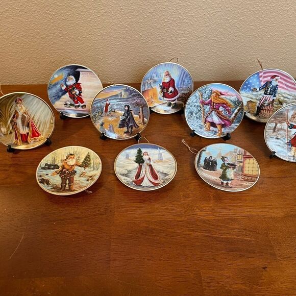 Duncan Royale Christmas Themed 1983 History of Santa Claus Mini Plates x 10 - Picture 13 of 13
